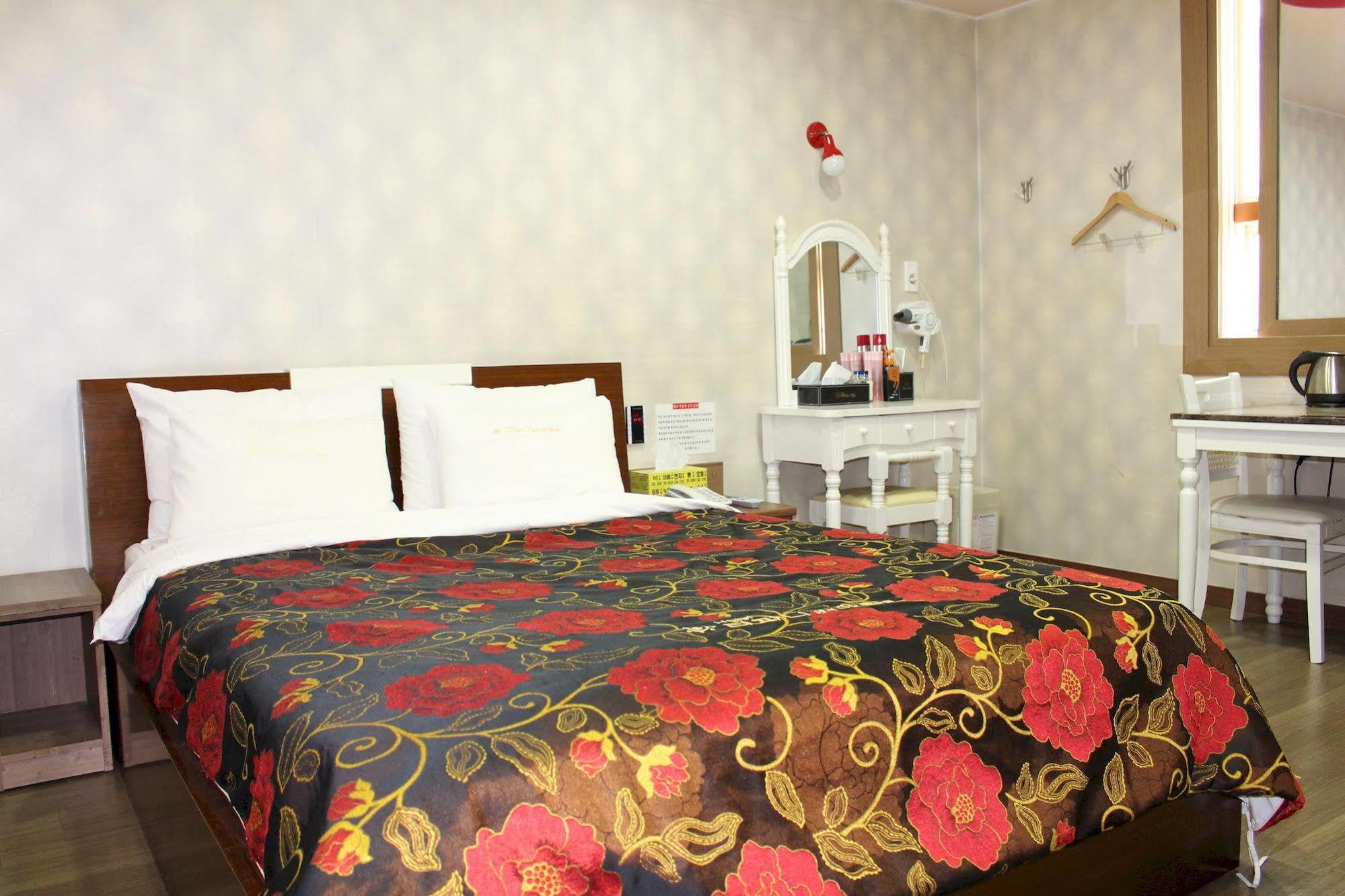 Tiffany Motel Mokpo Exterior foto